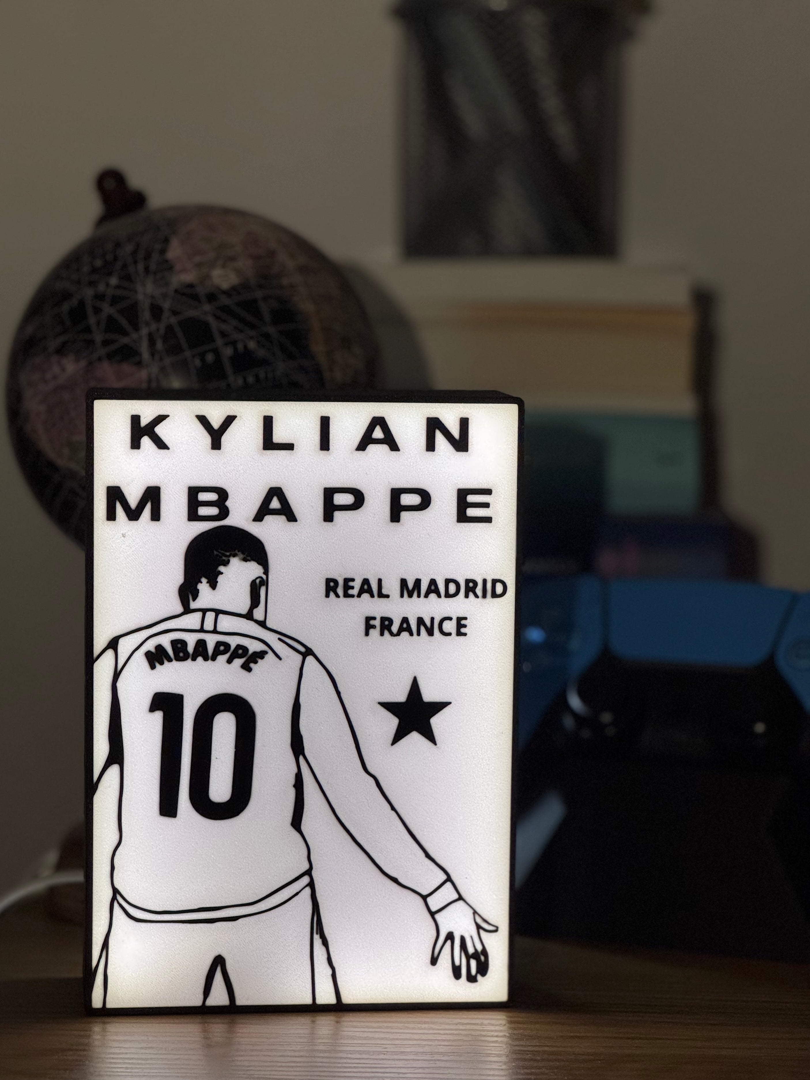 LIGHTBOX Kylian Mbappé